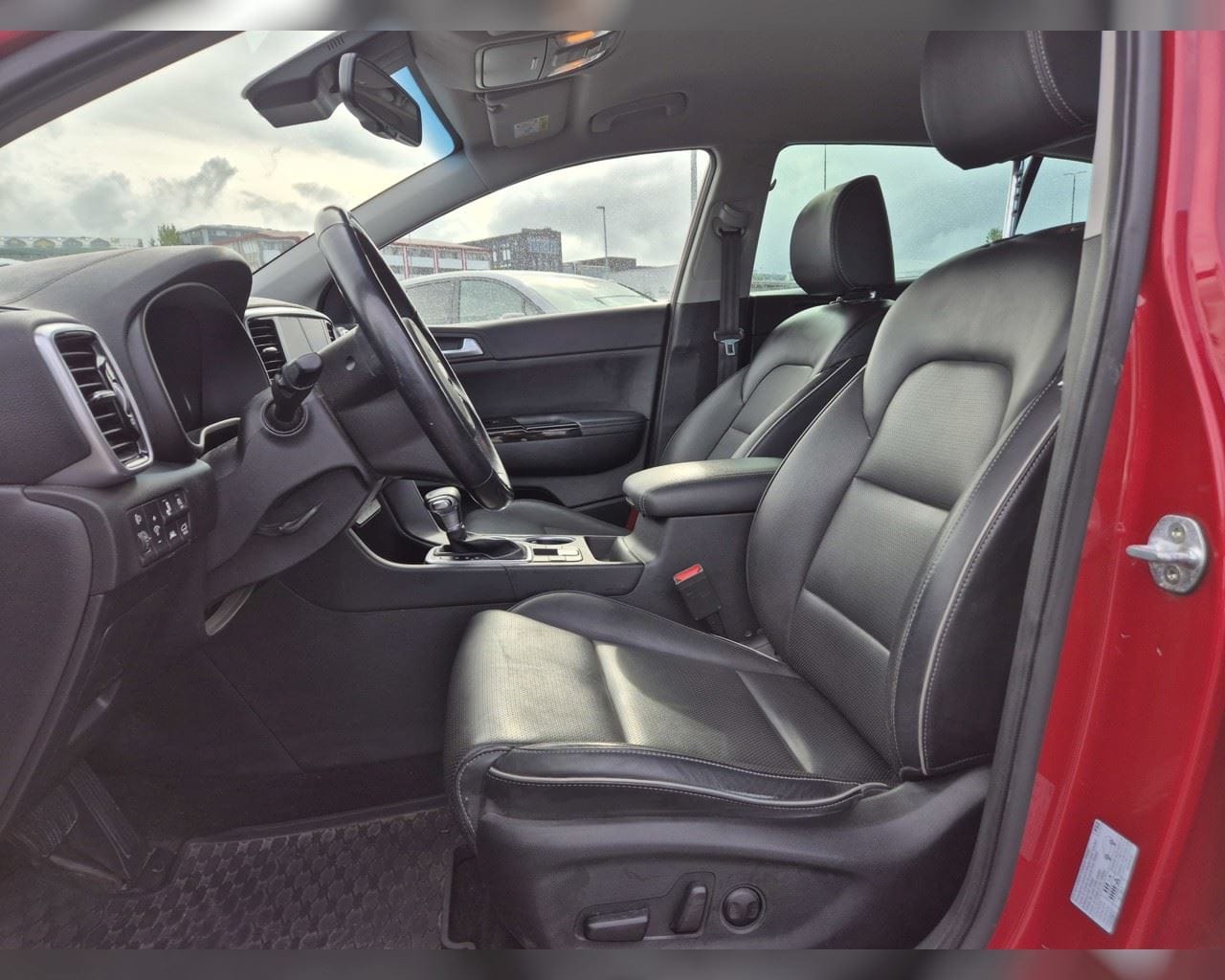 KIA SPORTAGE LUXURY