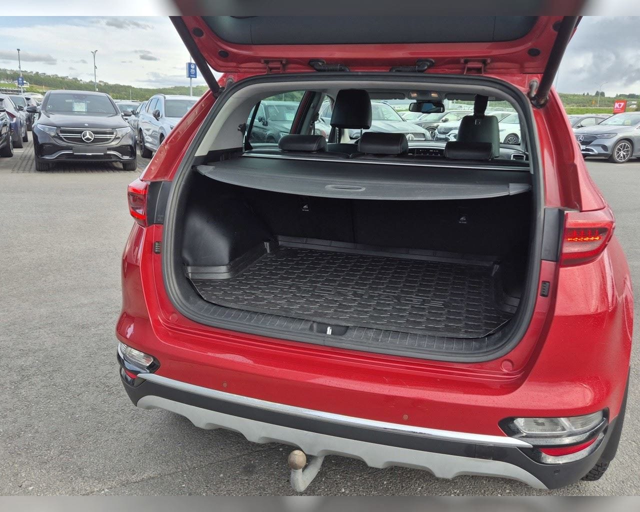 KIA SPORTAGE LUXURY