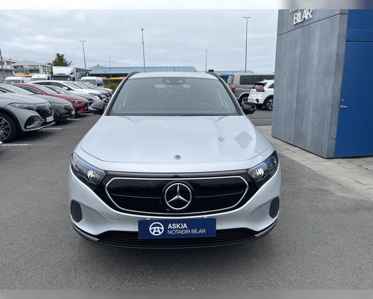 MERCEDES-BENZ EQA 300 4MATIC PROGRESSIVE