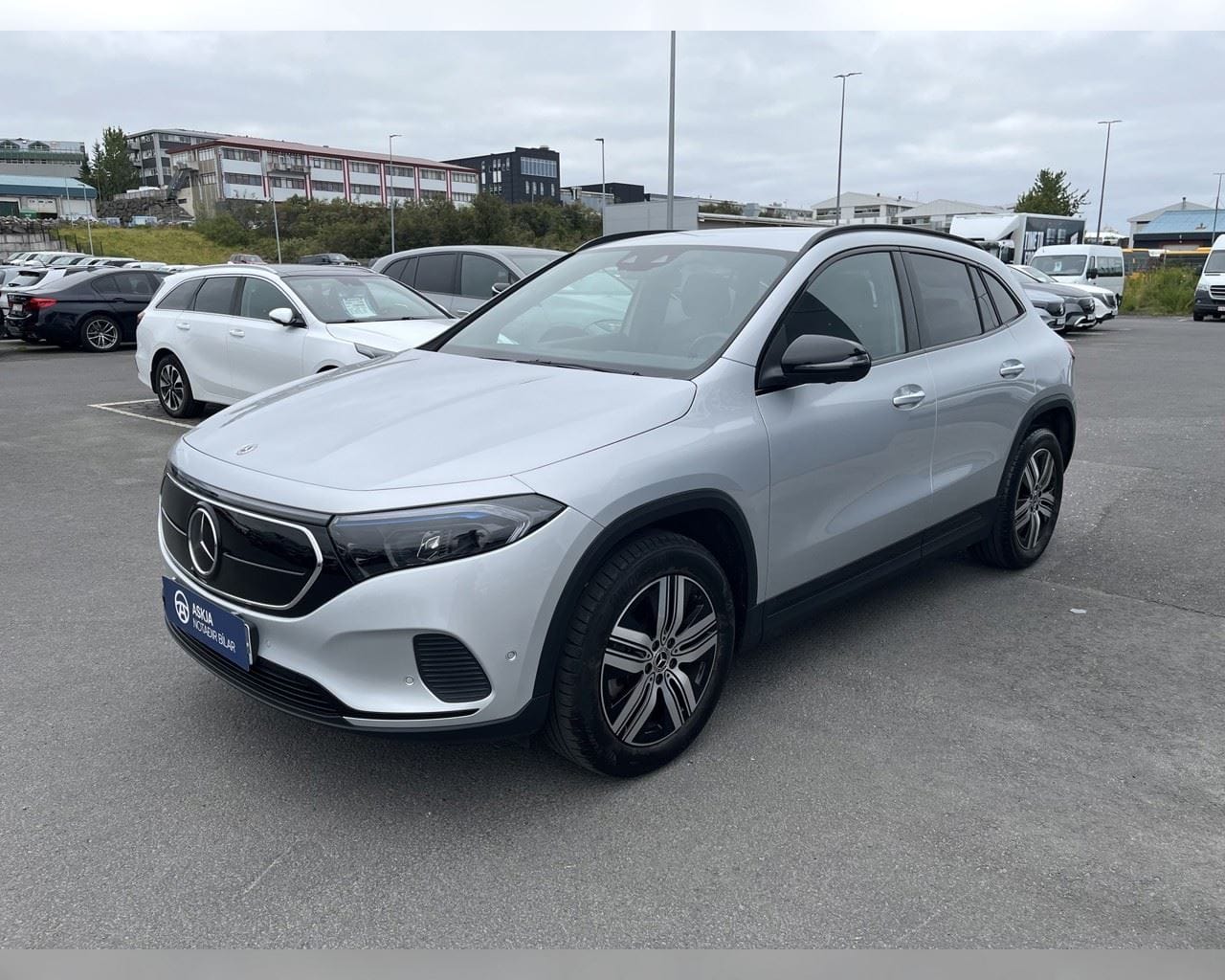 MERCEDES-BENZ EQA 300 4MATIC PROGRESSIVE