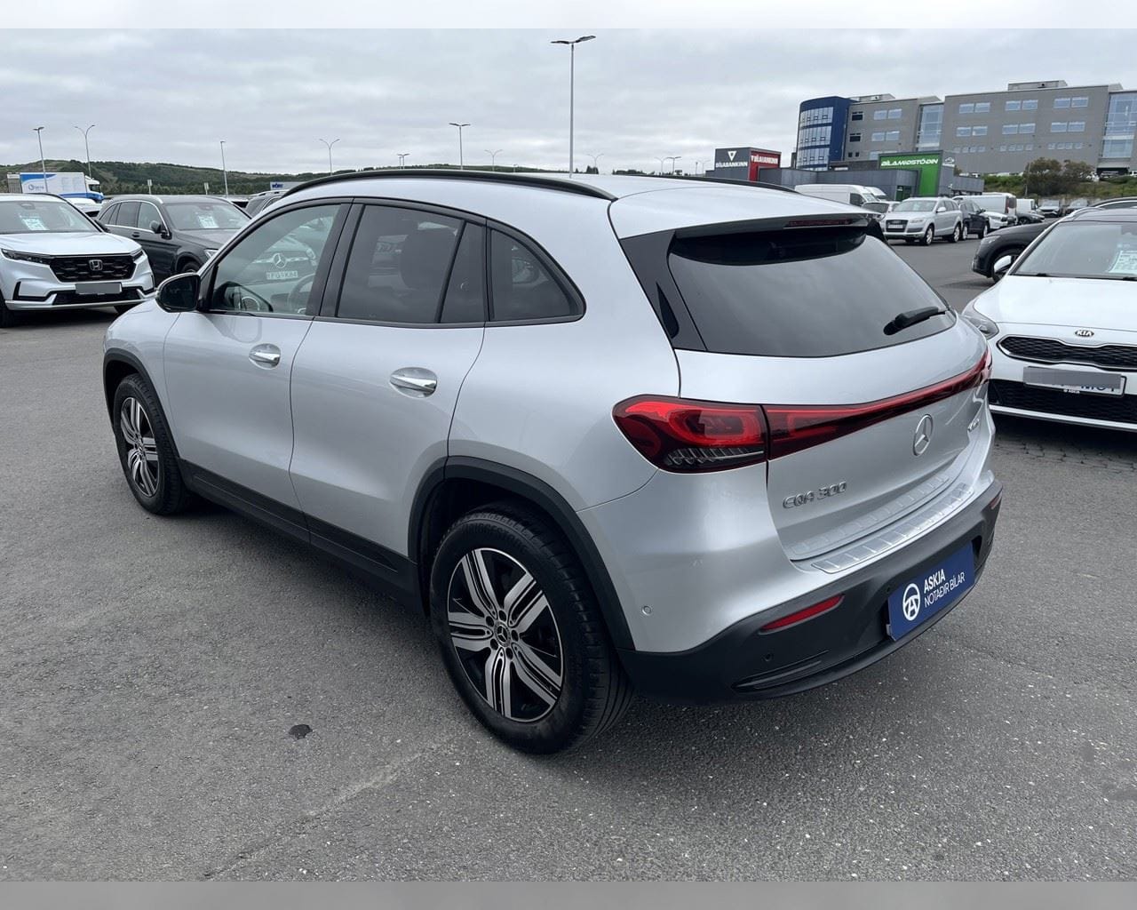 MERCEDES-BENZ EQA 300 4MATIC PROGRESSIVE