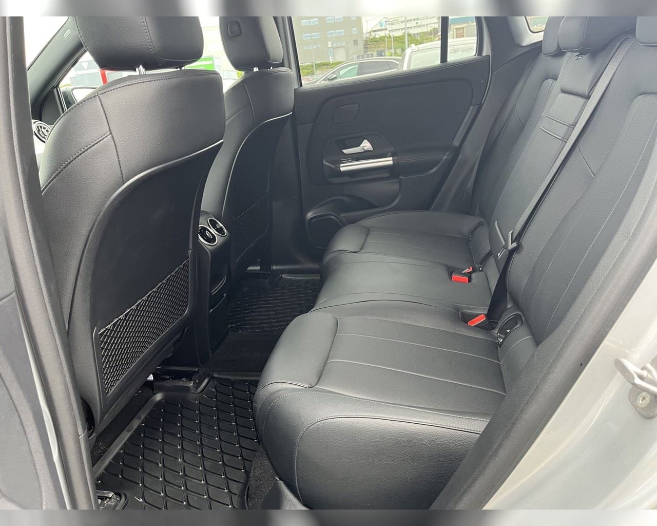 MERCEDES-BENZ EQA 300 4MATIC PROGRESSIVE