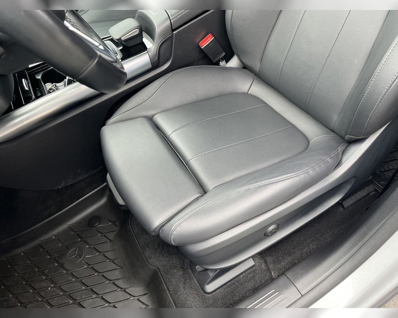 MERCEDES-BENZ EQA 300 4MATIC PROGRESSIVE