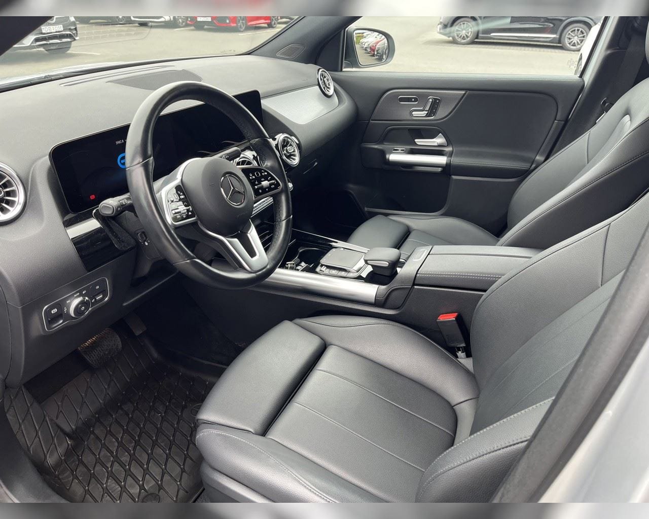 MERCEDES-BENZ EQA 300 4MATIC PROGRESSIVE