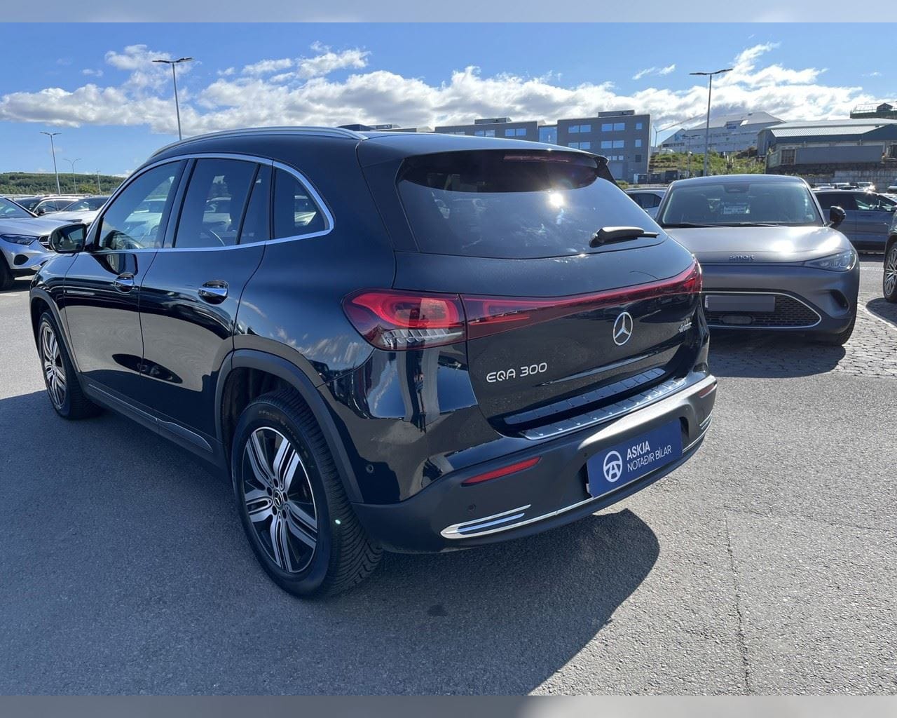 MERCEDES-BENZ EQA 300 4MATIC PROGRESSIVE