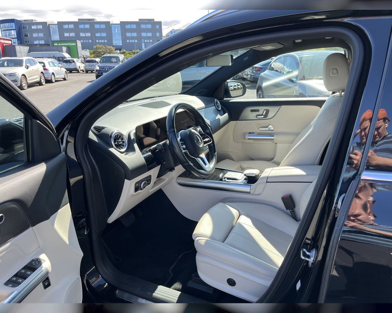 MERCEDES-BENZ EQA 300 4MATIC PROGRESSIVE