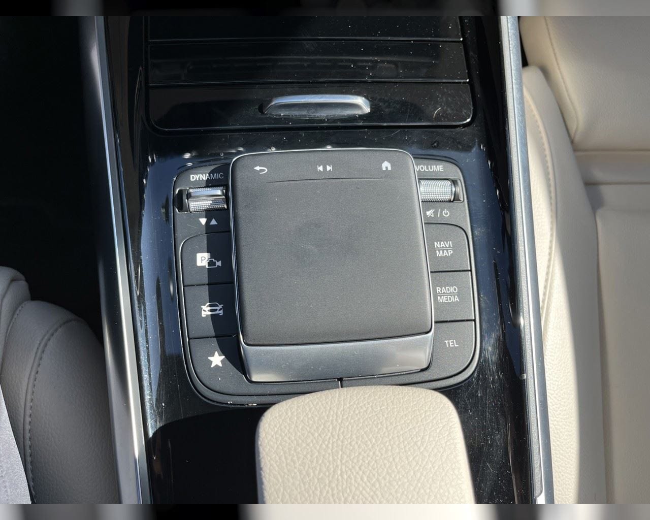 MERCEDES-BENZ EQA 300 4MATIC PROGRESSIVE
