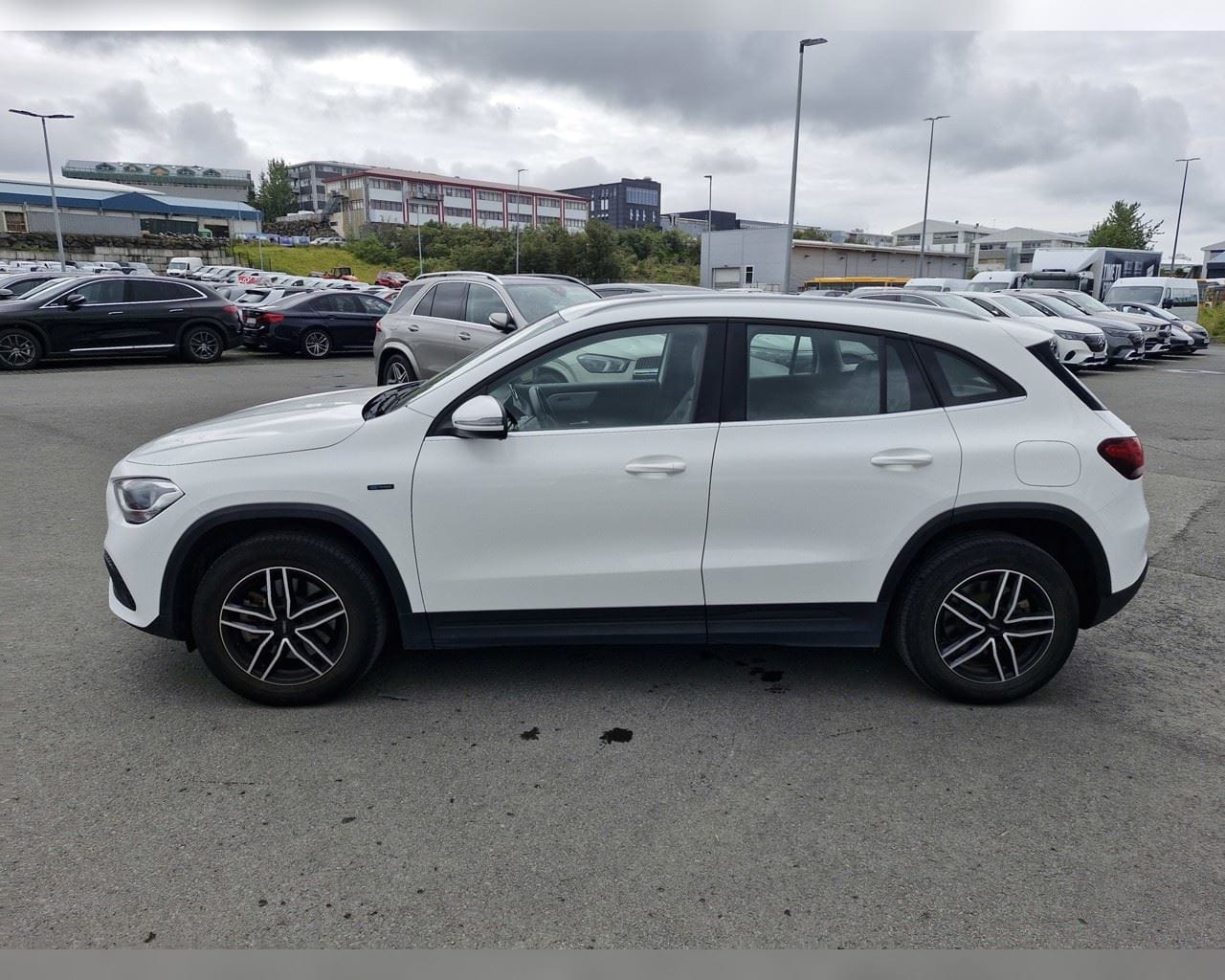 MERCEDES-BENZ GLA 250 E STYLE