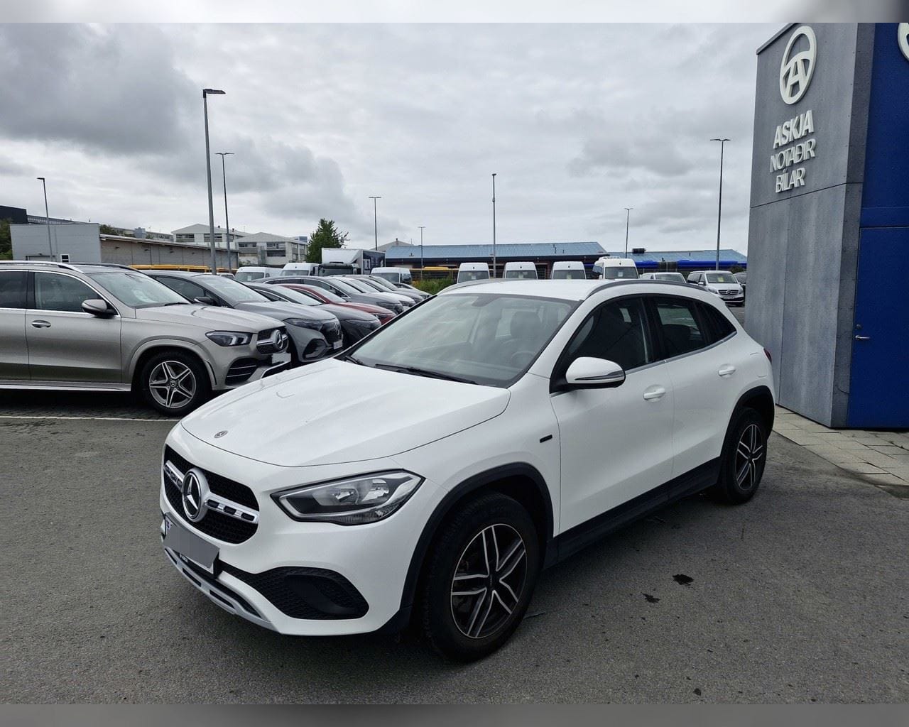 MERCEDES-BENZ GLA 250 E STYLE