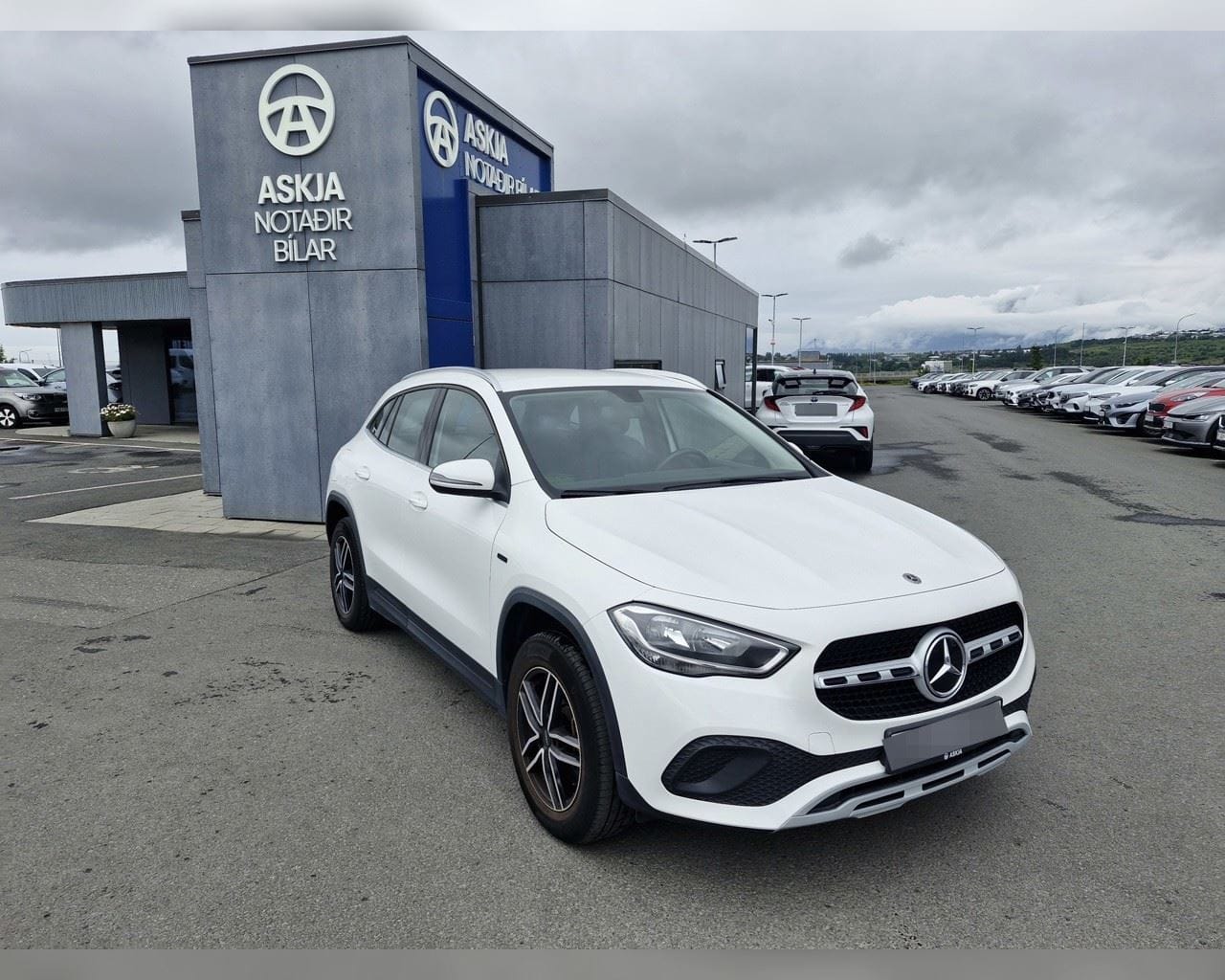 MERCEDES-BENZ GLA 250 E STYLE