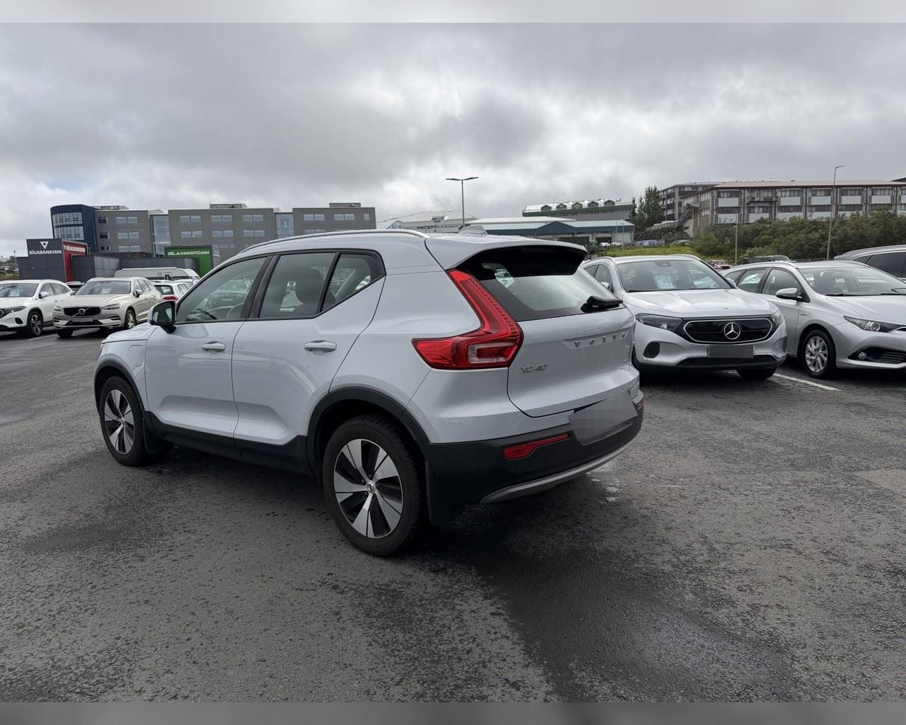 VOLVO XC40 MOMENTUM PRO T5