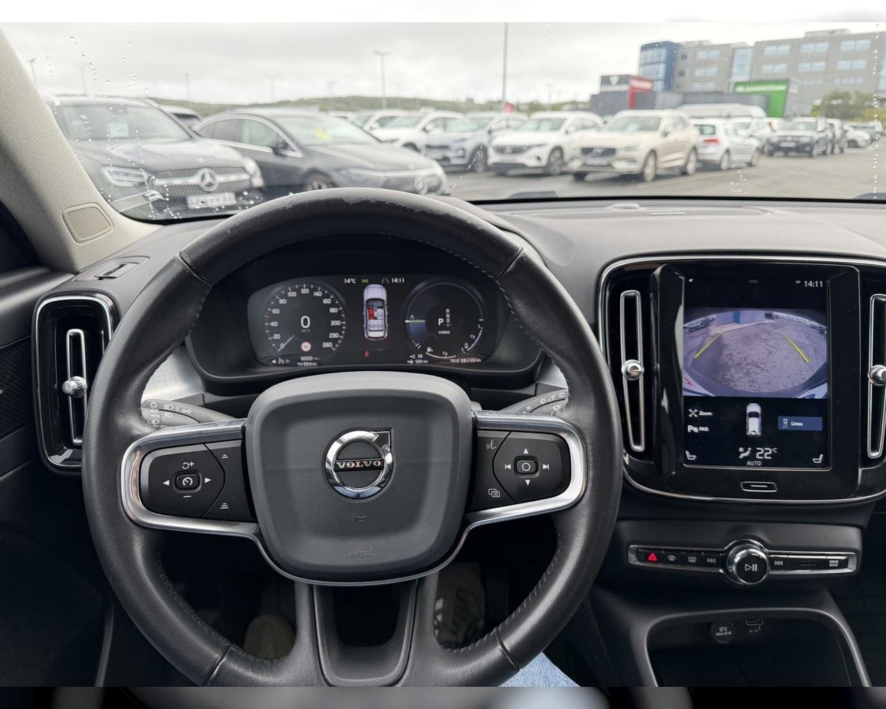 VOLVO XC40 MOMENTUM PRO T5