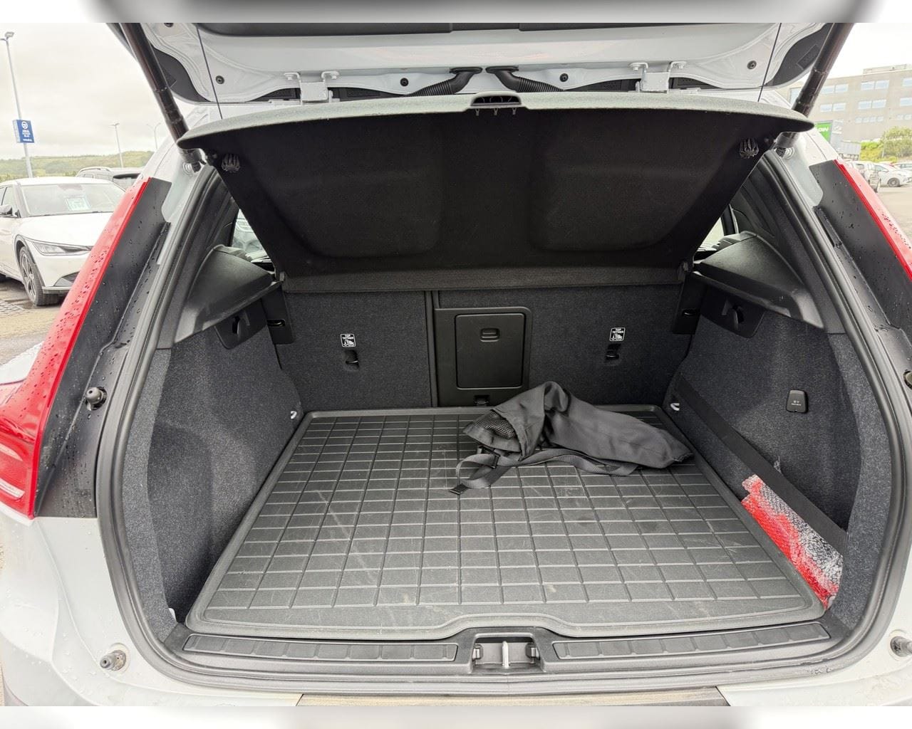 VOLVO XC40 MOMENTUM PRO T5