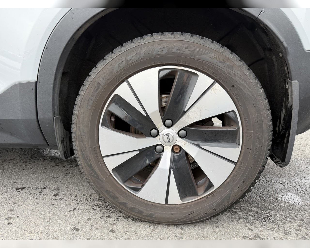 VOLVO XC40 MOMENTUM PRO T5