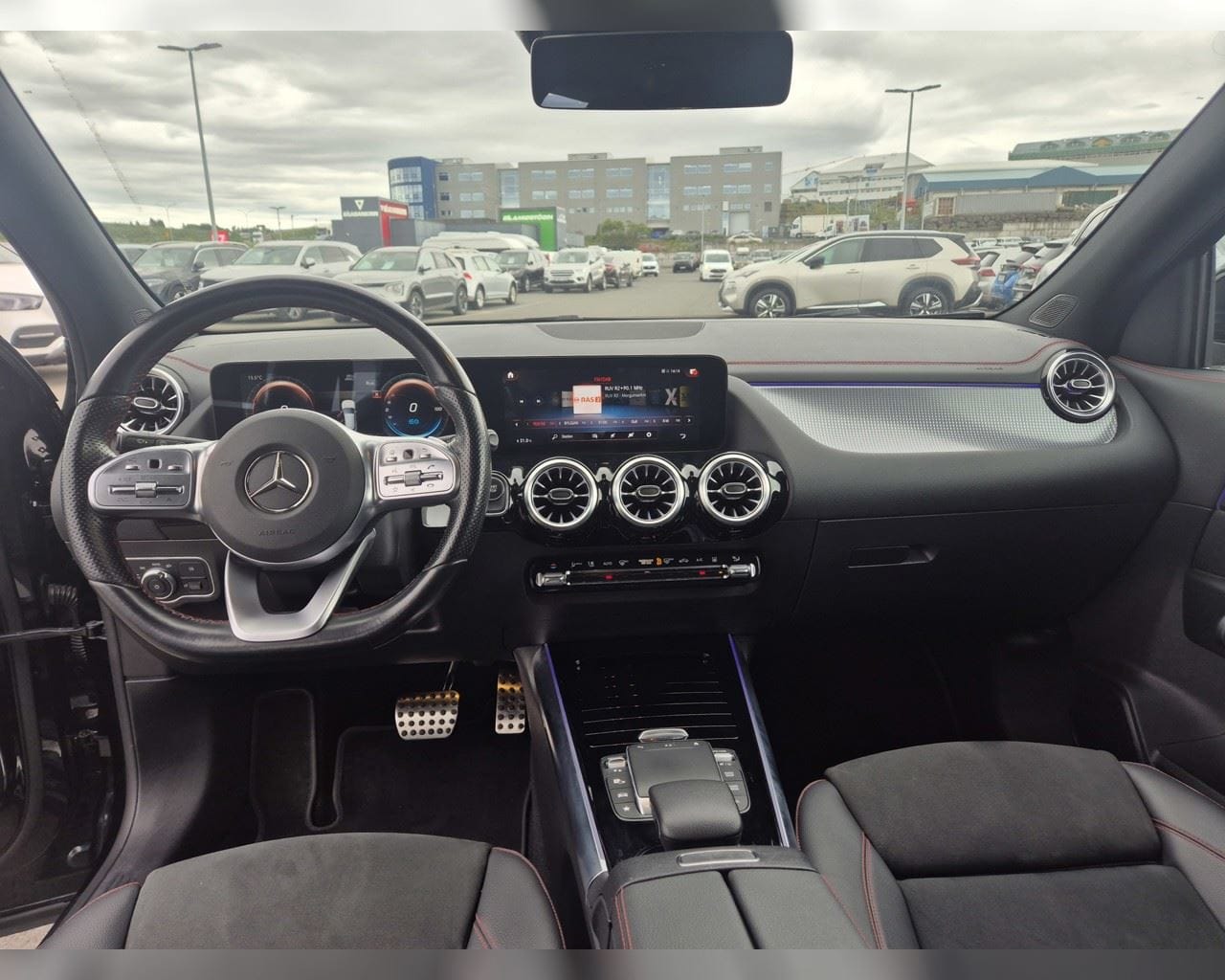 MERCEDES-BENZ EQA 250 AMG LINE