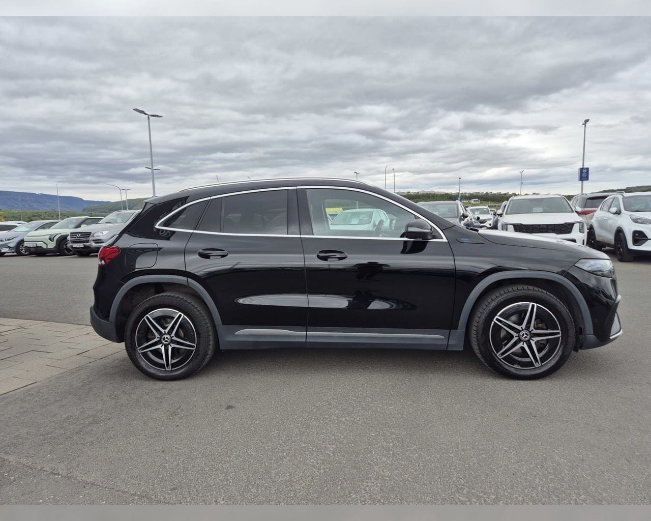 MERCEDES-BENZ EQA 250 AMG LINE