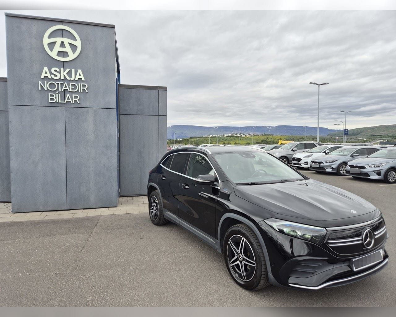 MERCEDES-BENZ EQA 250 AMG LINE