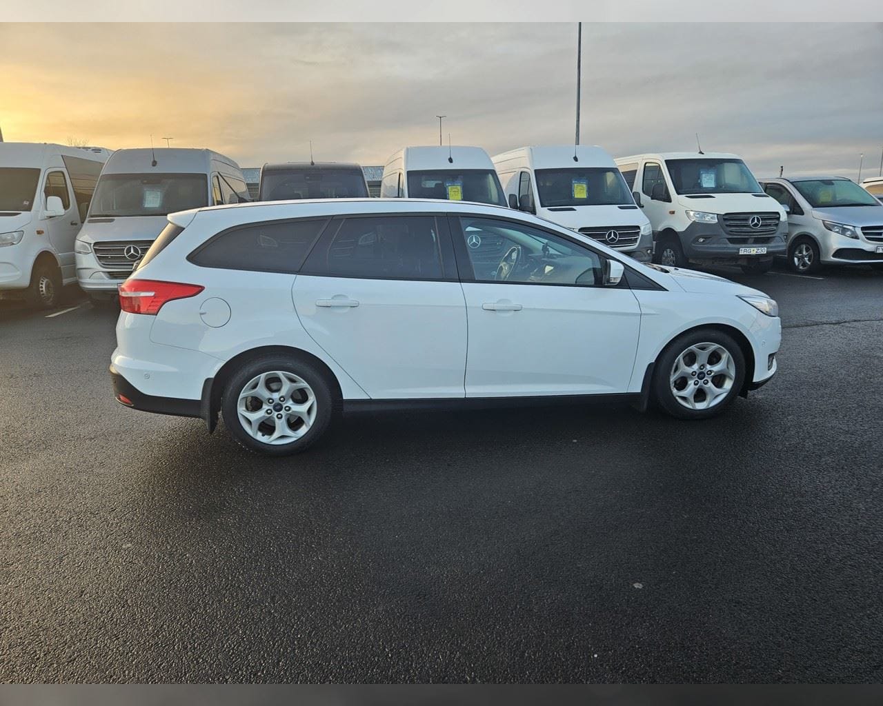 FORD FOCUS