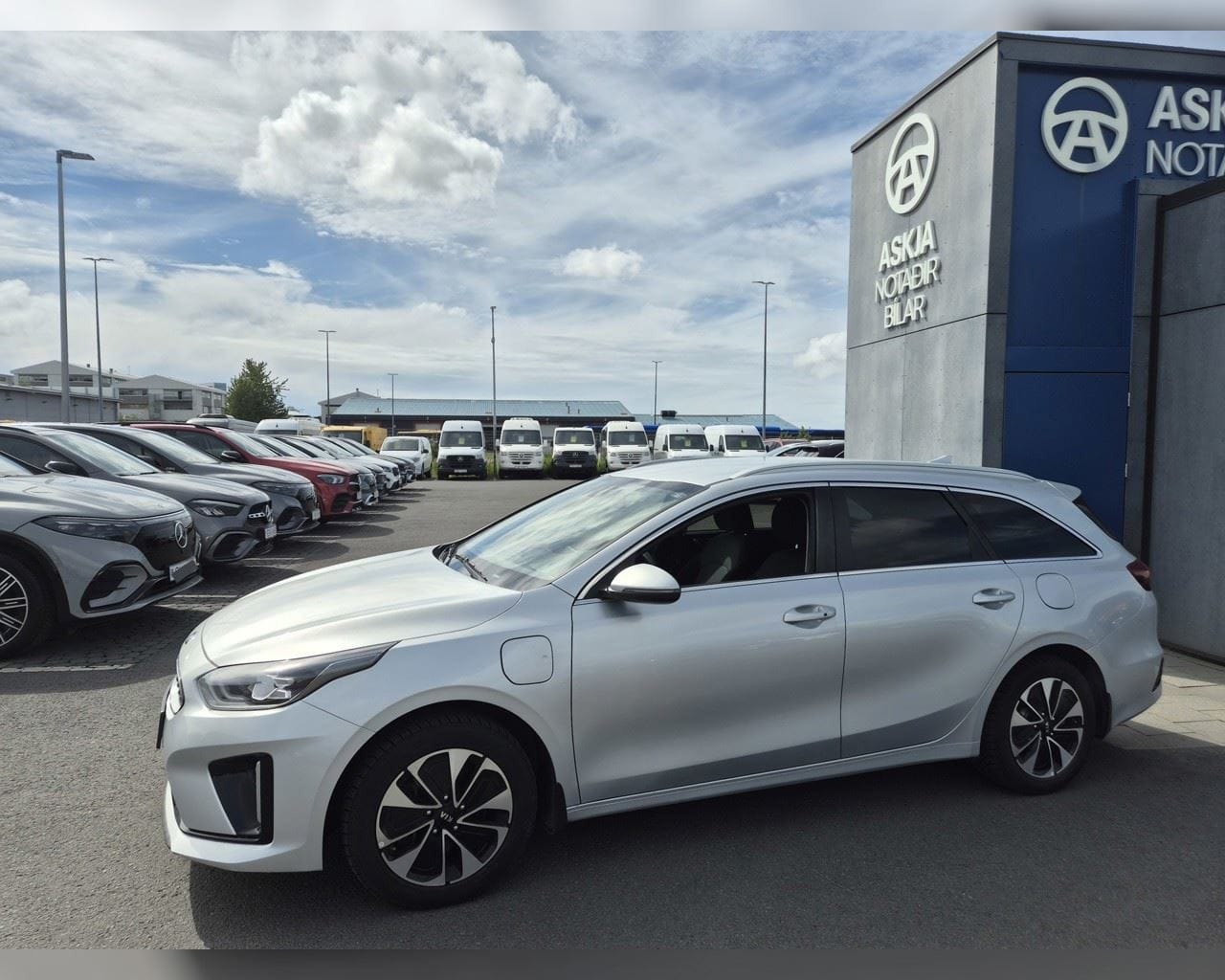KIA CEED SW PHEV URBAN