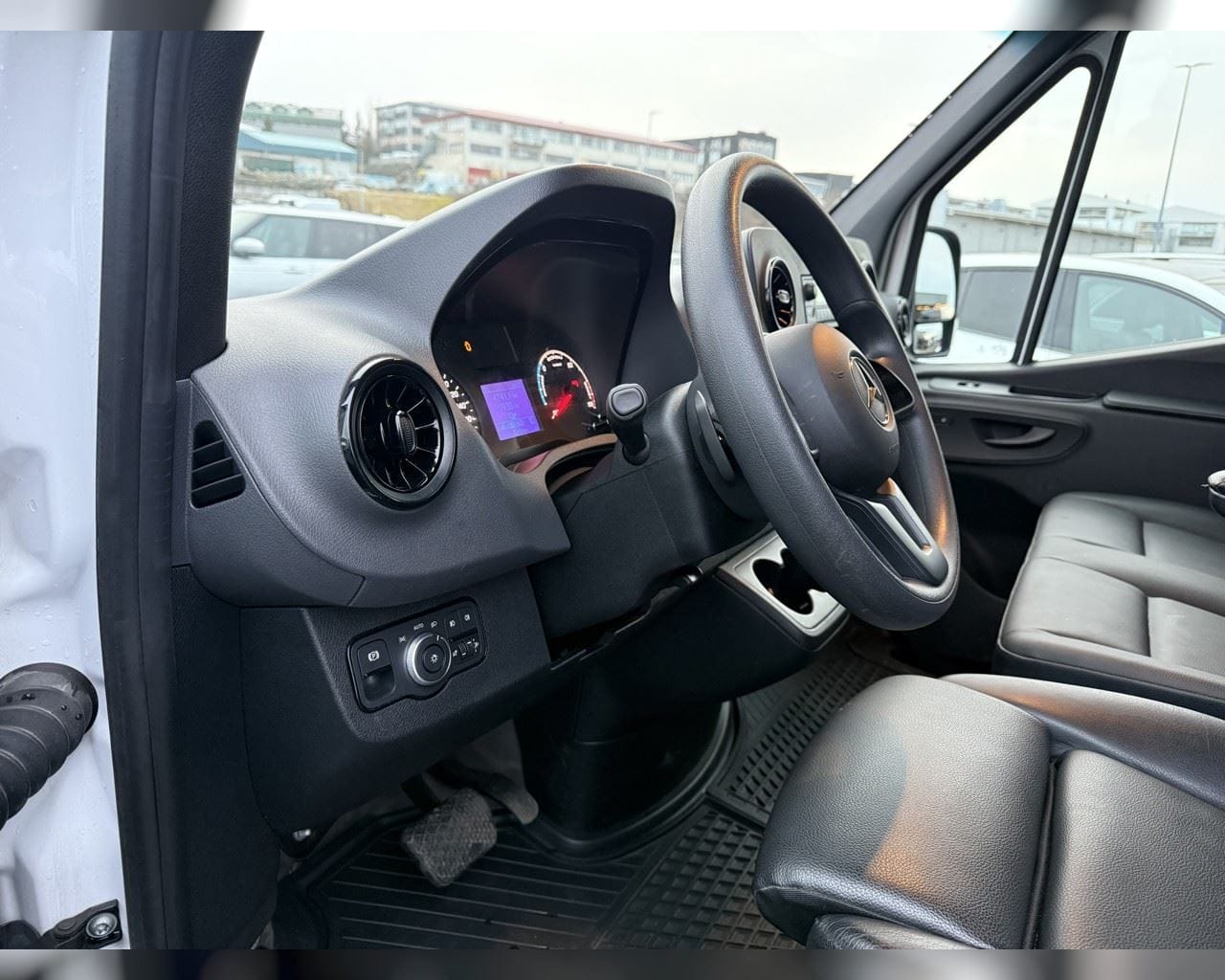 MERCEDES-BENZ SPRINTER BUSSINES 47KW
