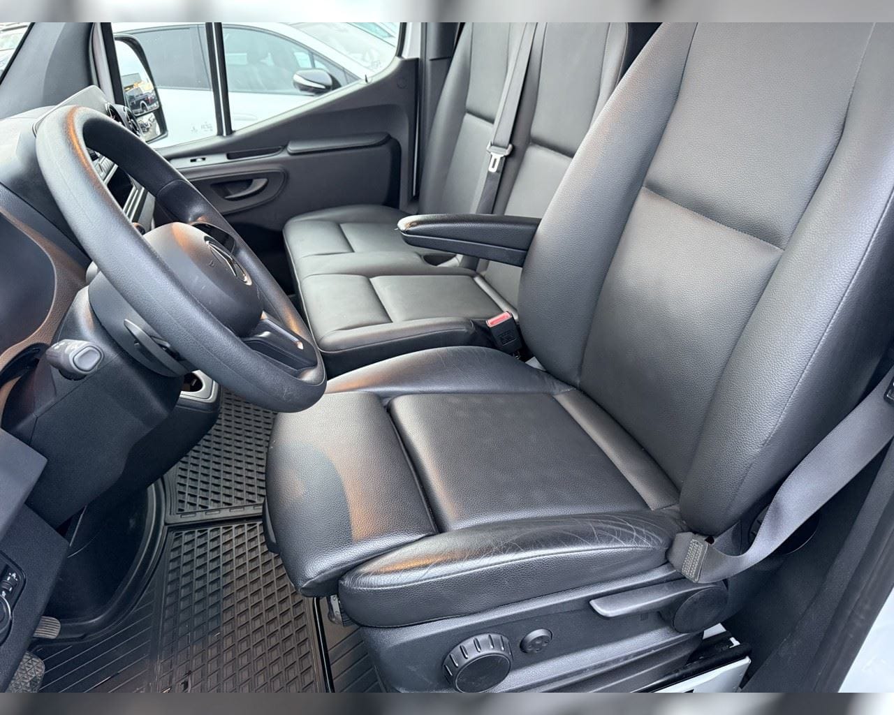 MERCEDES-BENZ SPRINTER BUSSINES 47KW