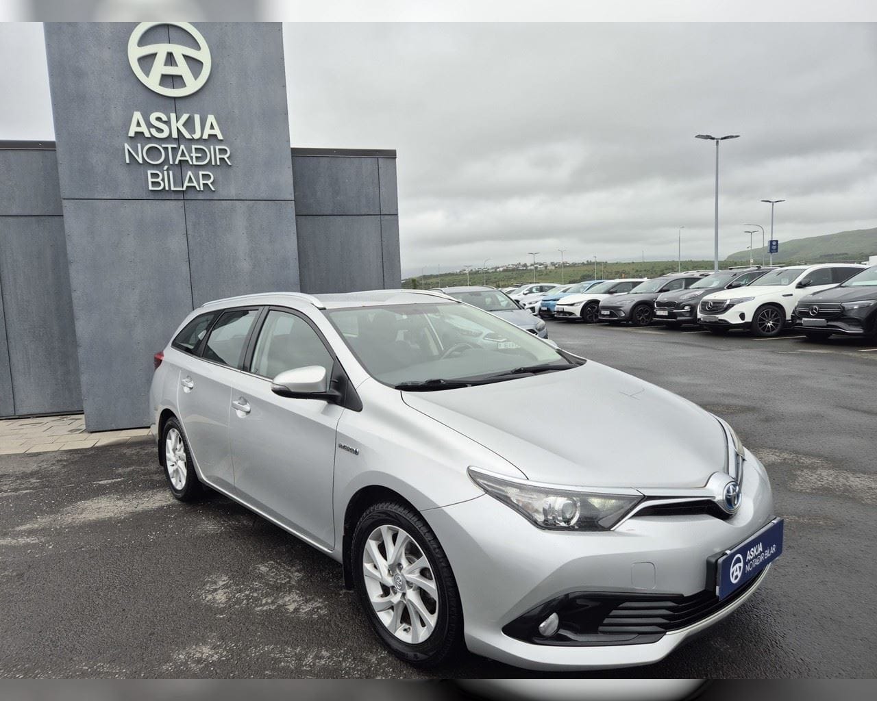 TOYOTA AURIS ACTIVE HYBRID