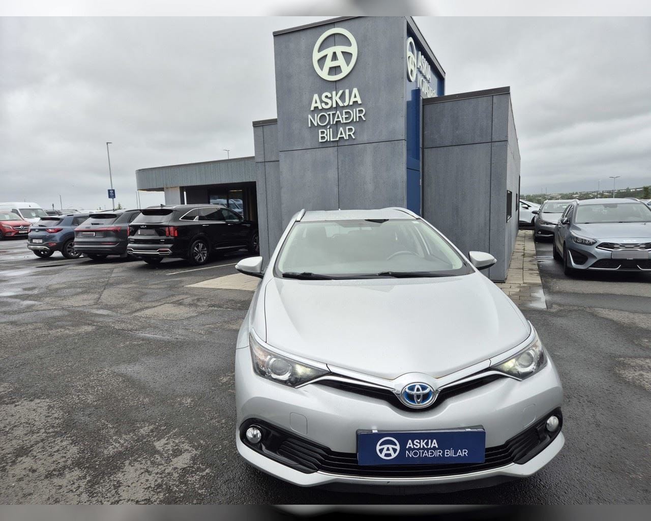 TOYOTA AURIS ACTIVE HYBRID