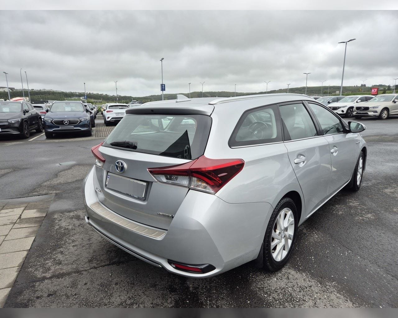 TOYOTA AURIS ACTIVE HYBRID