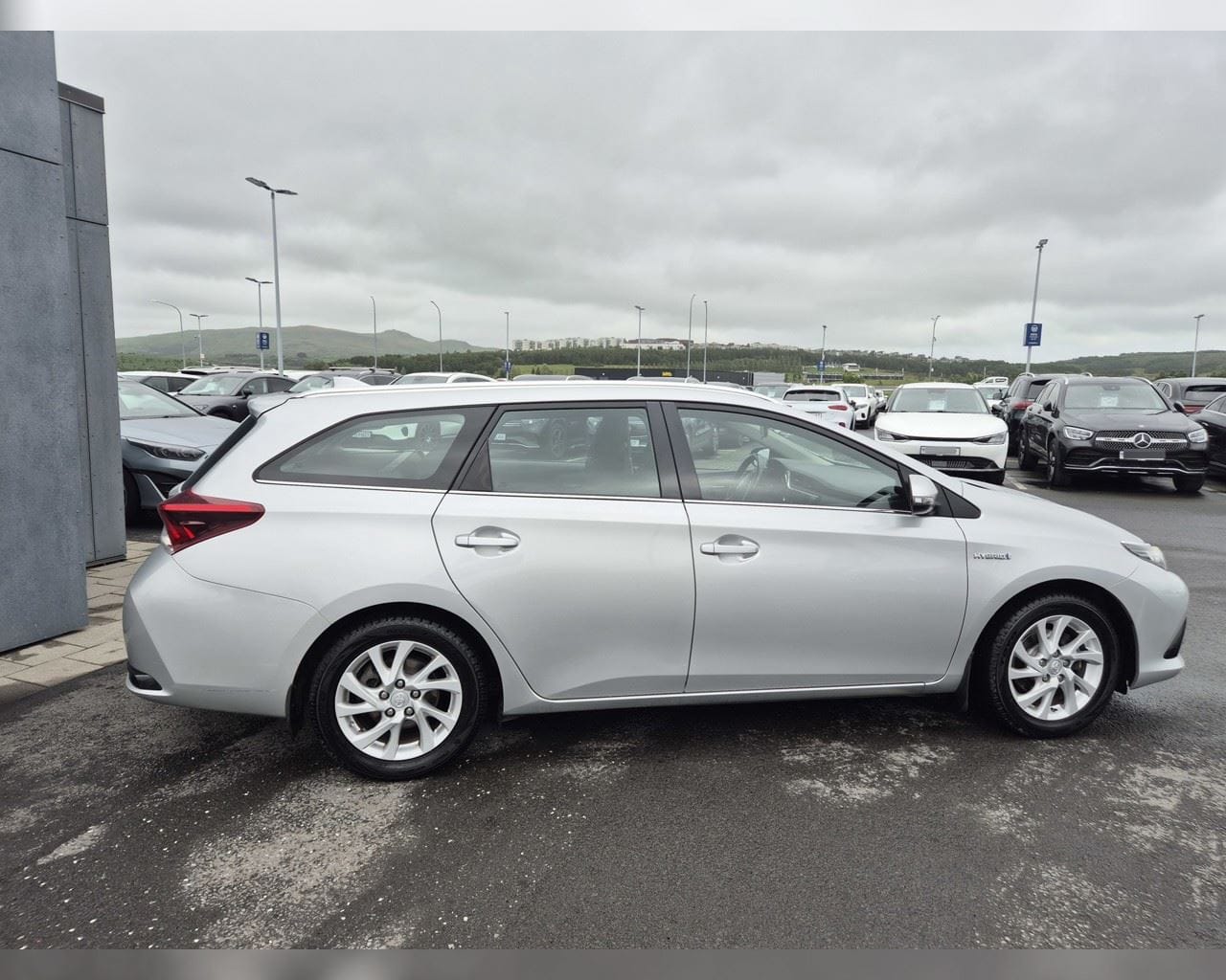 TOYOTA AURIS ACTIVE HYBRID
