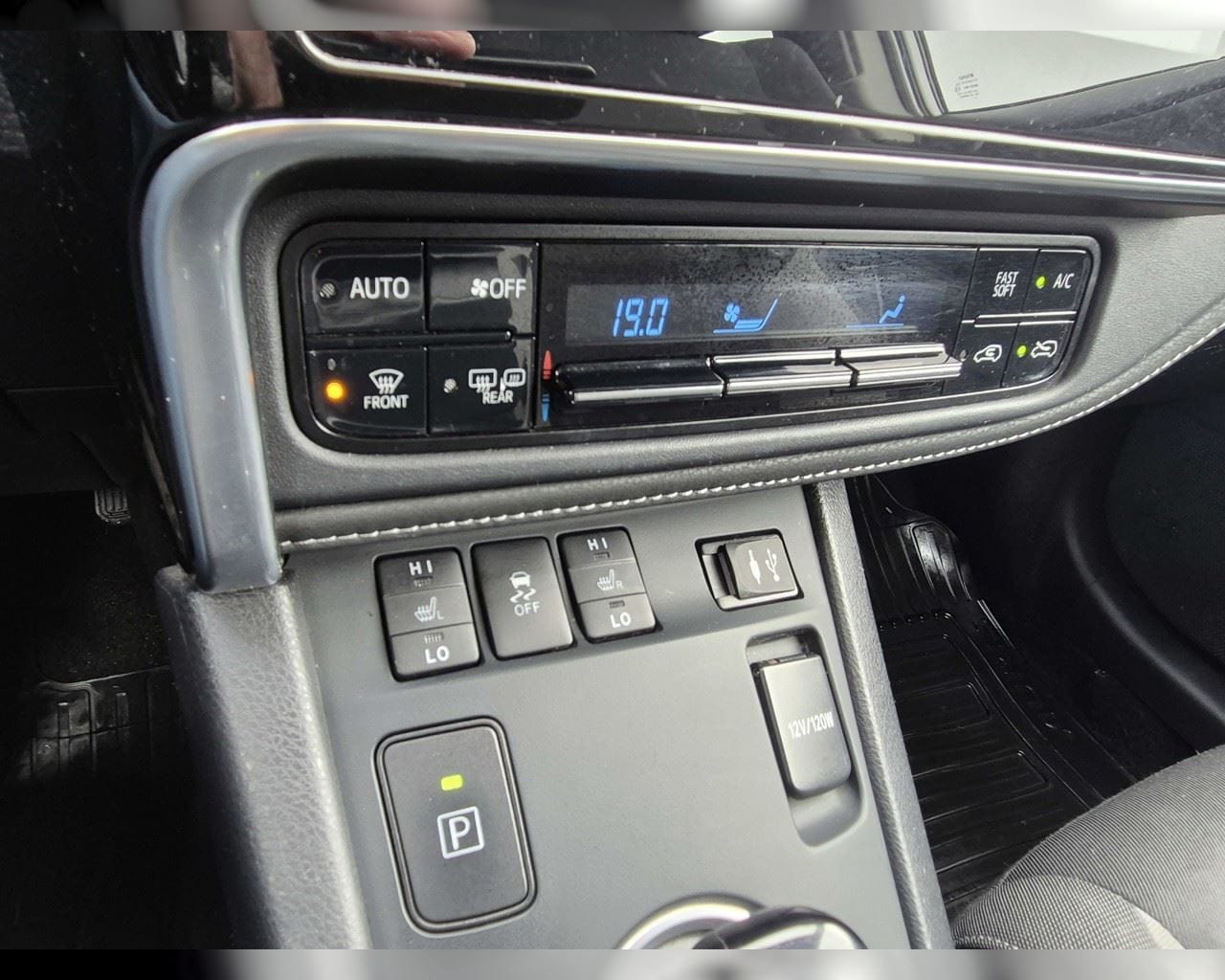 TOYOTA AURIS ACTIVE HYBRID